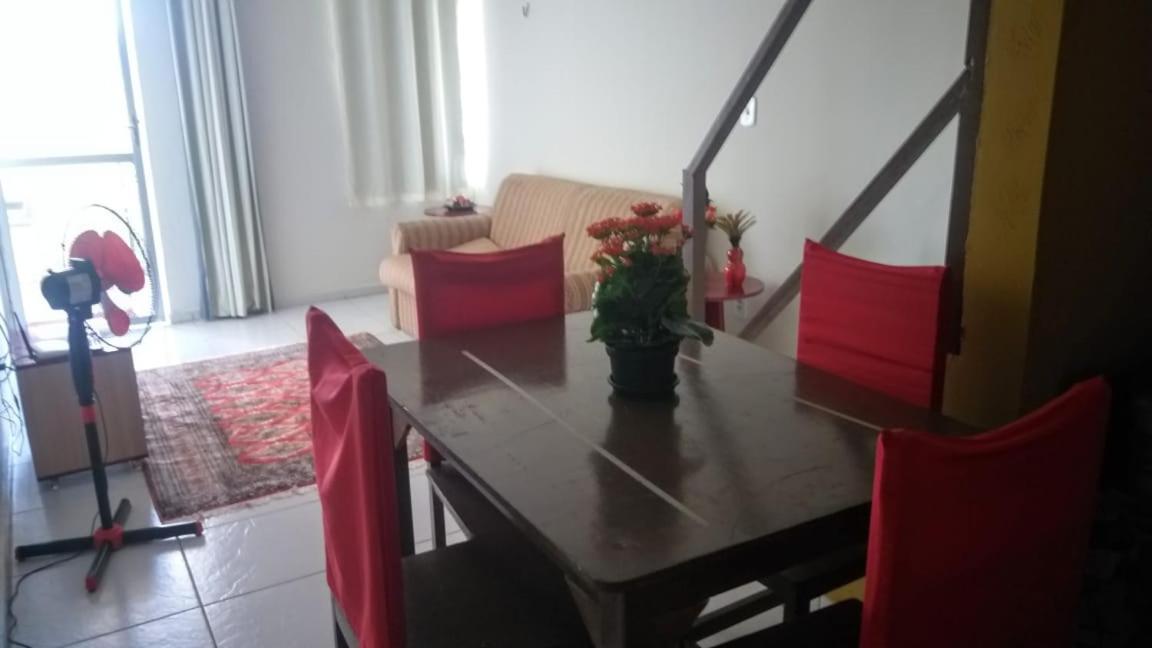 Apartamento Duplex Simples Bem Localizado *